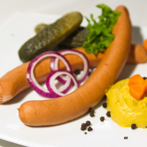 Swiss Deli Continental Frankfurter is a traditional German wiener sausage prepared from beef and pork. It has a unique aromatic flavour with a tint of smoke