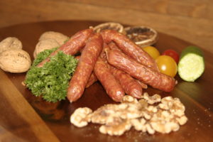 Swiss Deli Walnut SNACKIES are gourmet bite-size salami. Inspired by the finest European recipes, these miniature salami sausages burst with rich flavours.